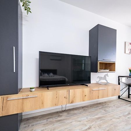 Yusuf Studio Nerva Traian Bucharest Luaran gambar