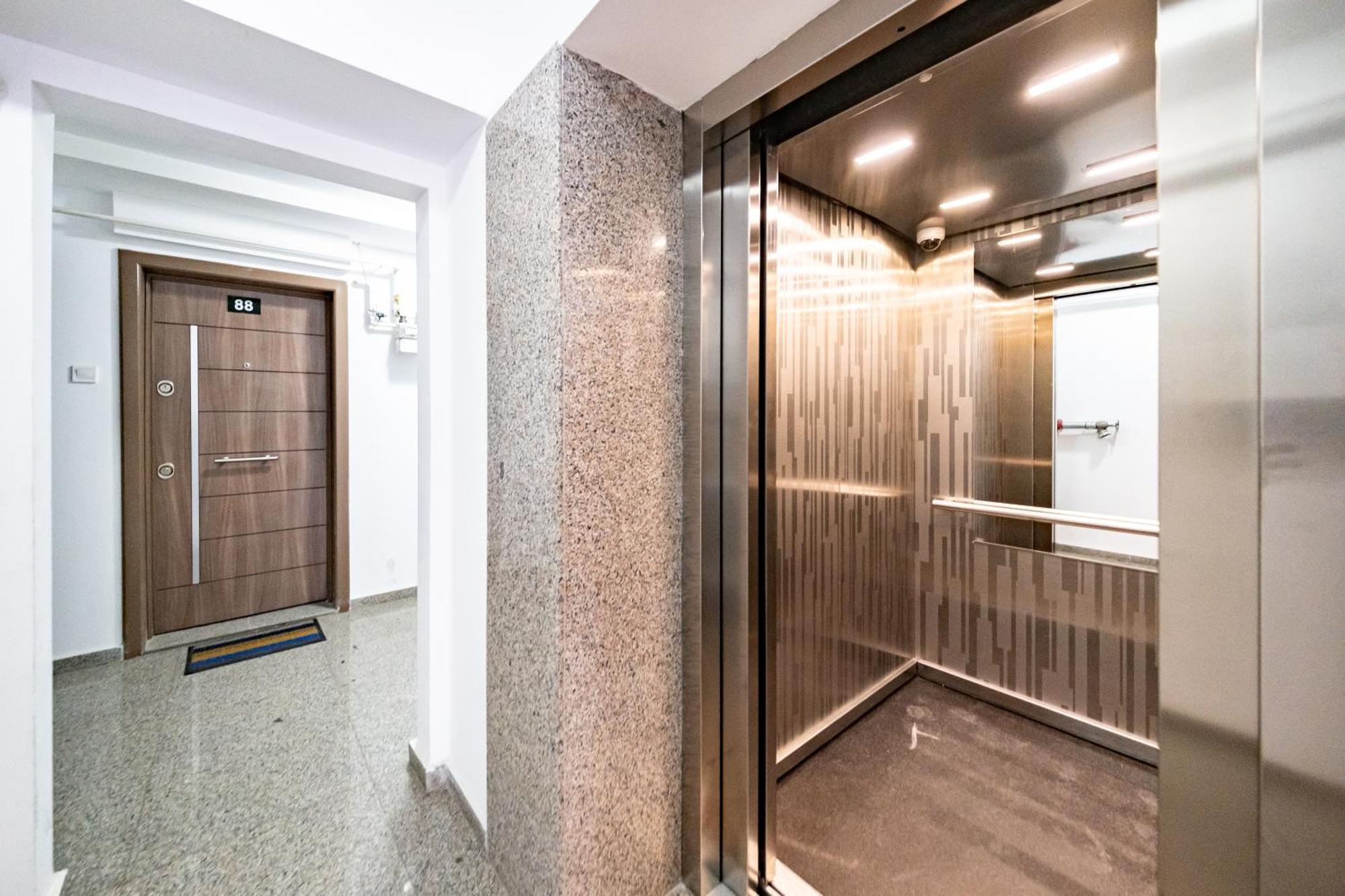 Yusuf Studio Nerva Traian Bucharest Luaran gambar